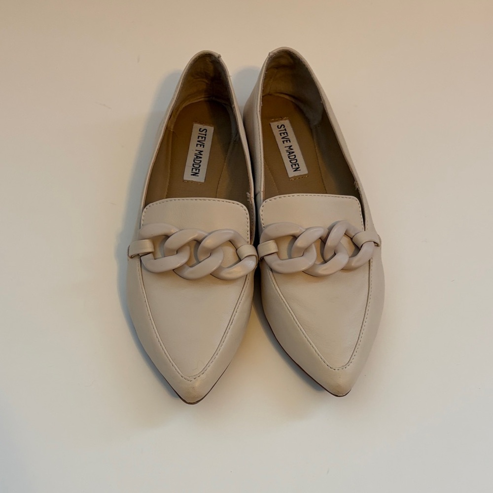 Steve Madden Beige Chain Loafers Pointed Toe size 8